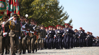 Заря за 6 май,армията показва какво може по телевизията