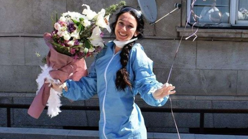 Жената на Боян Петров стана доброволка/ФОТО/ | StandartNews.com