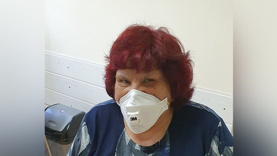 Пример: Жена дари пенсии на болница Св.Иван Рилски | StandartNews.com