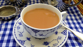Защо англичаните побесняха в името на чая?