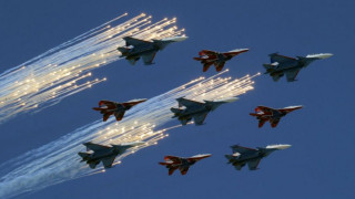 Русия показва бойните си самолети