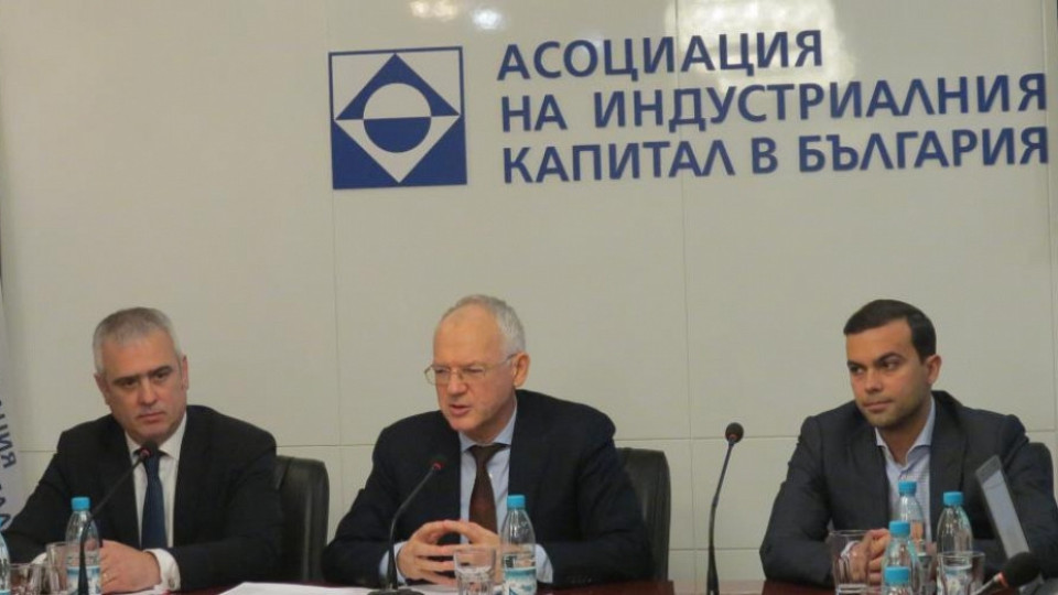 АИКБ предлага мярка 60 на 0 и субсидии за чартърите | StandartNews.com