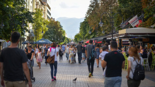 Очаквано - заведенията на Витошка пълни