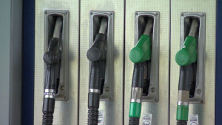 С държавни бензиностанции цените ще падат по-бързо