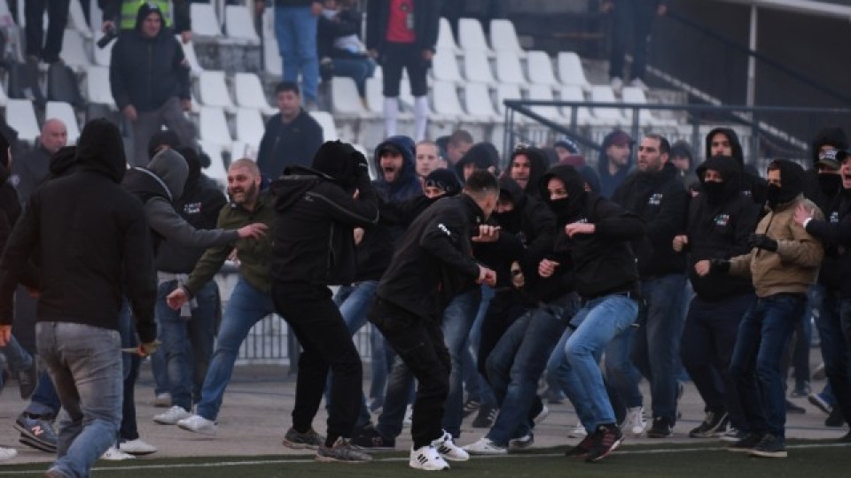Меле в Пловдив, 10 арестувани | StandartNews.com