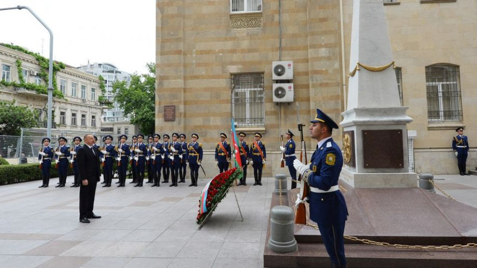 Азербайджан отбелязва Деня на републиката | StandartNews.com