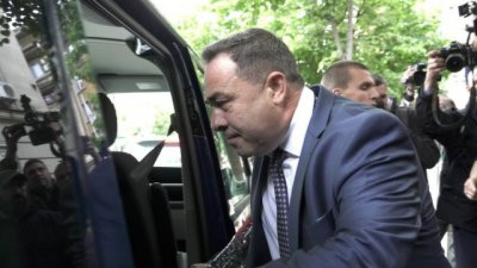 Зам.министър Живков арестуван за боклука | StandartNews.com