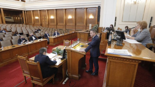 Горанов: "Нищожни“ правила обслужвали Божков