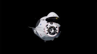 SpaceX се скачи успешно с Международната космическа станция