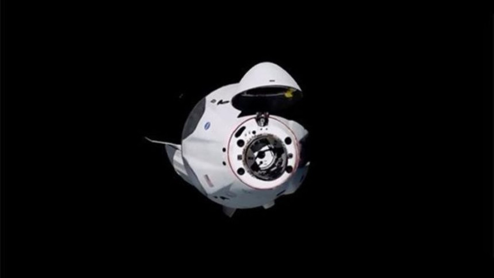 SpaceX се скачи успешно с Международната космическа станция | StandartNews.com
