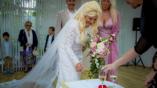 Ваня Ламбева каза „да” в бляскава сватба (Снимки)