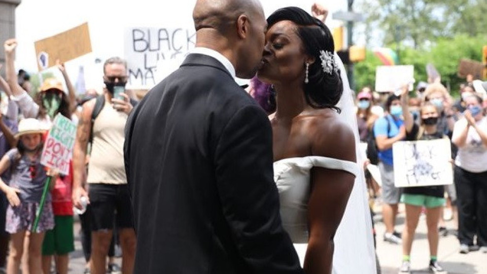 Сватба по време на протест | StandartNews.com