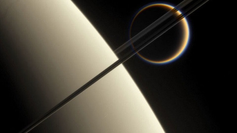 Най-големият спътник на Сатурн се отдалечава | StandartNews.com
