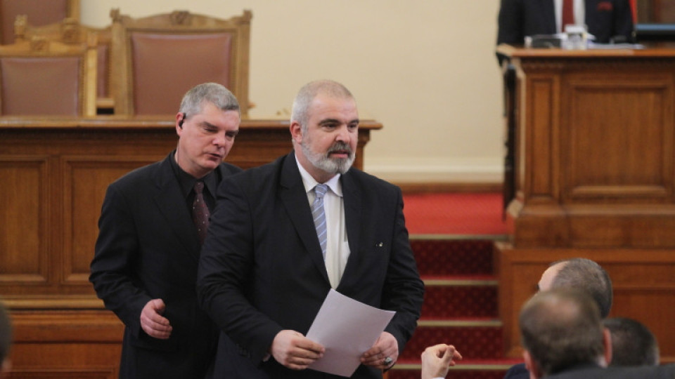 Депутат каза защо БСП стават "адвокат" на Божков | StandartNews.com