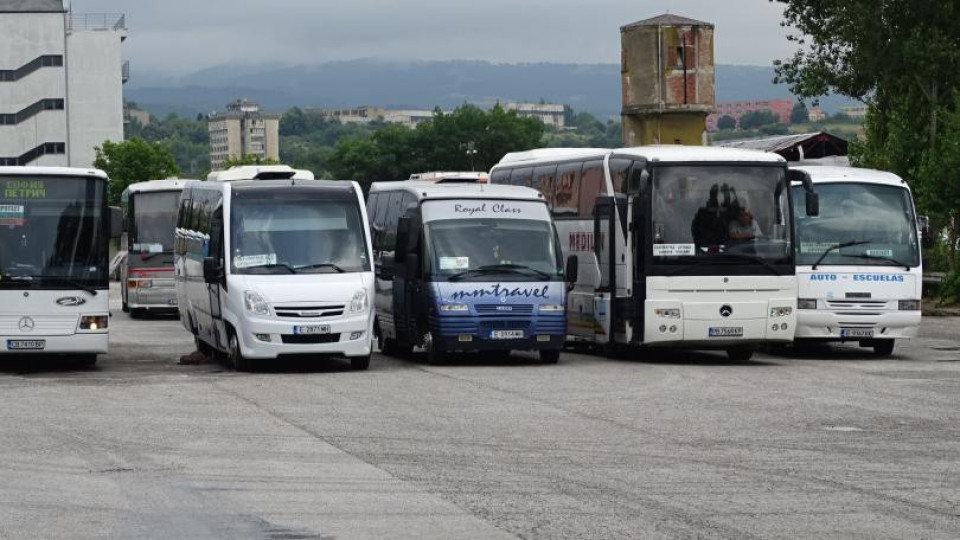 Автобусните превозвачи с нов вик за помощ | StandartNews.com