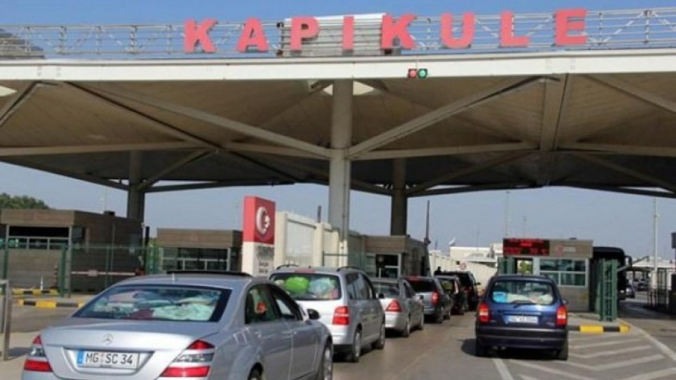 Турция отвори границите си, но с карантина | StandartNews.com