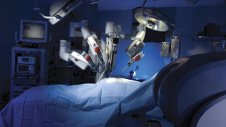 Роботи се обучават за хирурзи