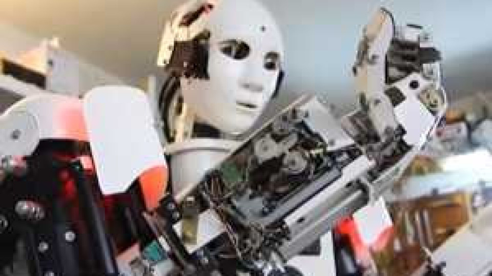 Обучават роботи да шият рани след операция | StandartNews.com