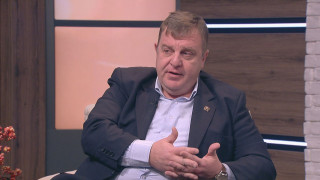 Каракачанов каза защо удрят Борисов