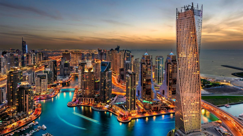 Дубай пуска туристи, но… под условие | StandartNews.com
