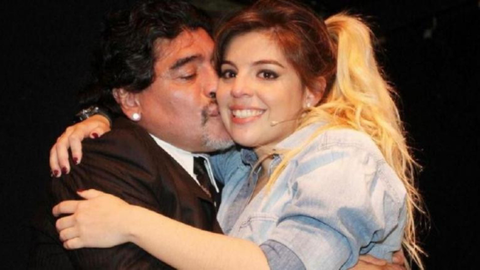 Марадона извадил жена си и дъщерите от завещанието | StandartNews.com