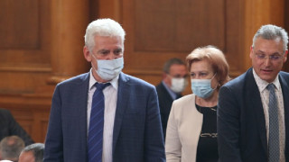 Медиите виновни на БСП за маските на депутатите