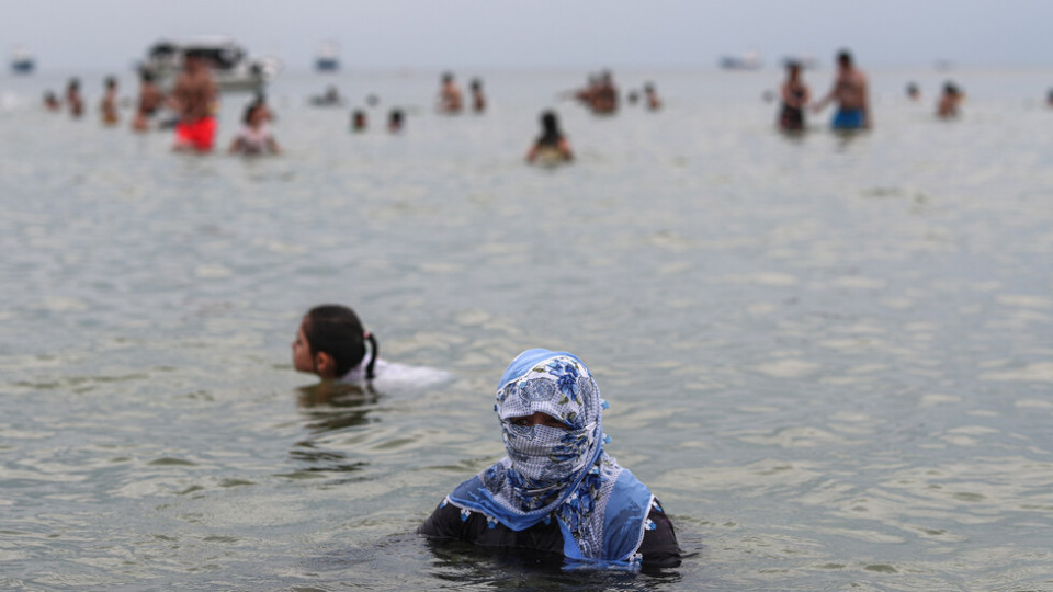 Маските задължителни на плажа в Турция | StandartNews.com