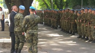 Командоси козируват на Борисов/ВИДЕО/