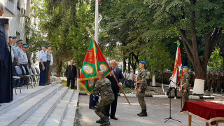 Митрополит Николай освети знамето на спецчастите