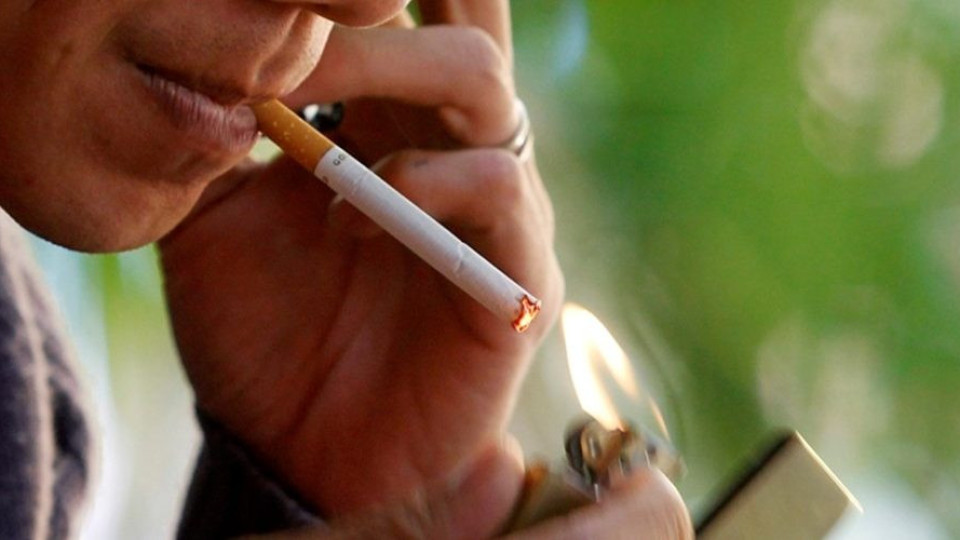 Пушачите нащрек! Коронавирус идва през запалката. | StandartNews.com