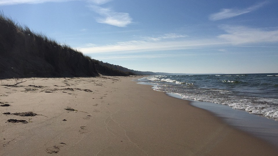 Защо плажът на „Дюни“ е празен? | StandartNews.com