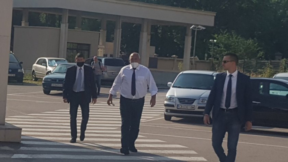 Борисов се яви в спецпрокуратурата за разпит | StandartNews.com