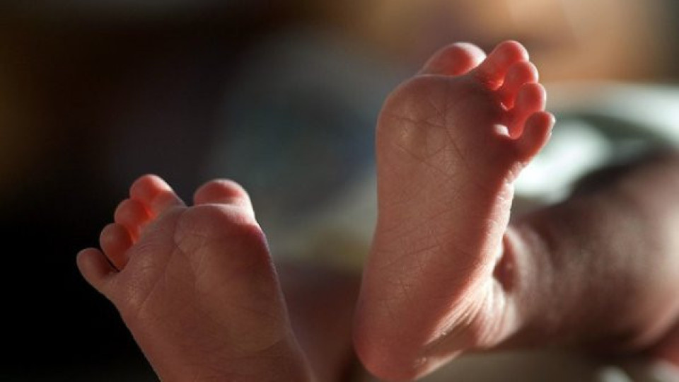 Бебе на 40 дни с коронавирус в болница | StandartNews.com