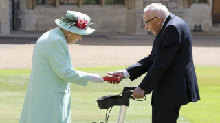 Елизабет направи рицар 100-годишен ветеран