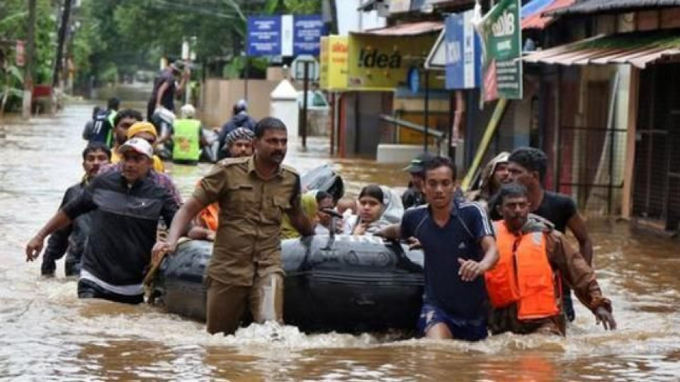 Големи наводнения в Индия и Непал | StandartNews.com