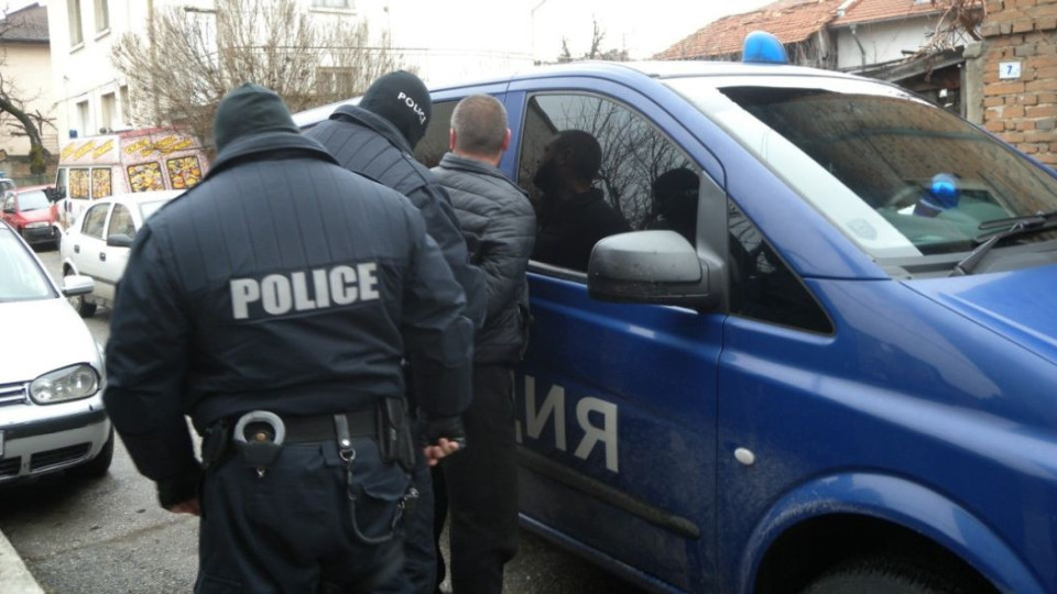 Прибраха в ареста 35 сподвижници на Божков | StandartNews.com