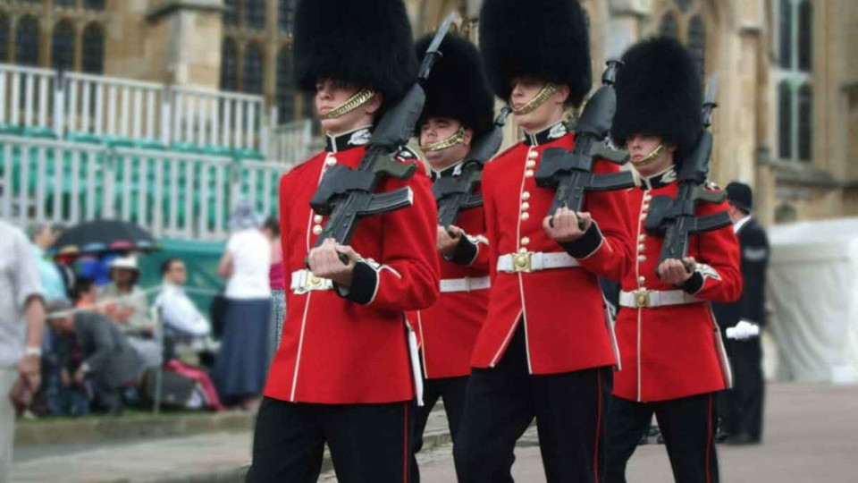 Гонят стражи от лондонския Тауър, няма пари | StandartNews.com