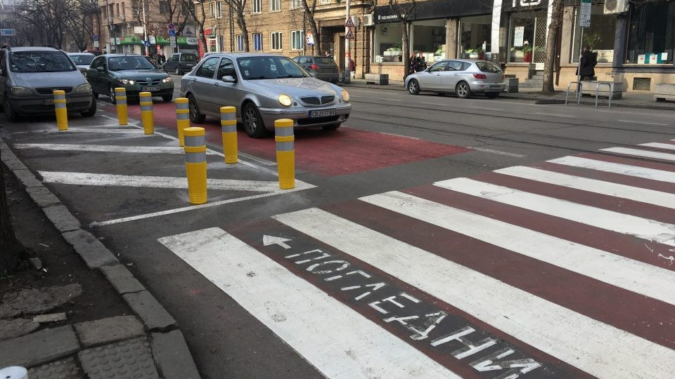 Обезопасяват пешеходните пътеки в София | StandartNews.com