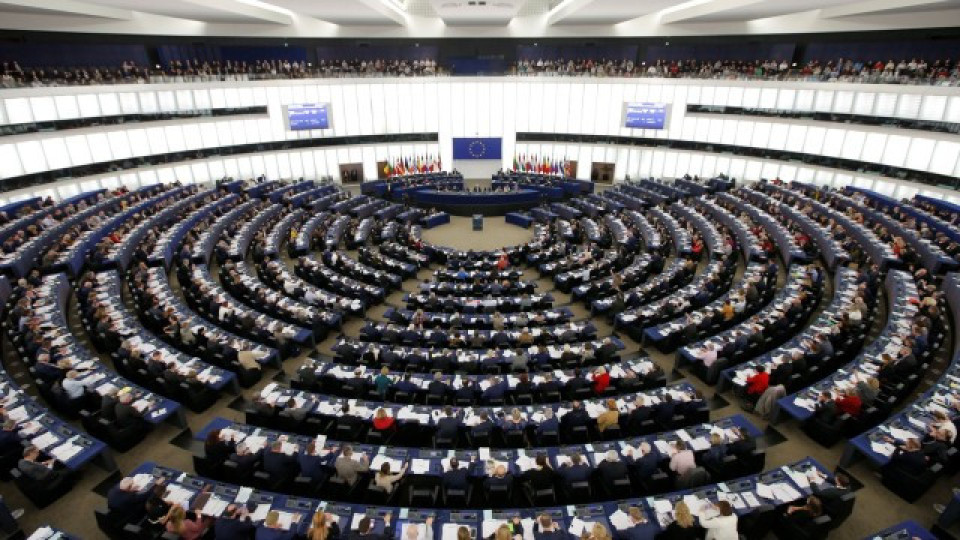 Европарламентът не хареса бюджетната сделка на ЕК | StandartNews.com