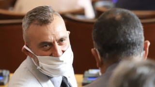 Ако Горанов се върне в парламента, Вельов излиза