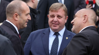 Каракачанов се цани за каска между Борисов и Радев