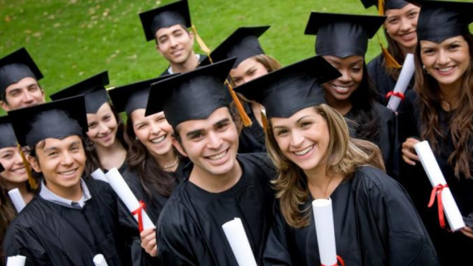 САЩ с нови ограничения за онлайн студентите | StandartNews.com