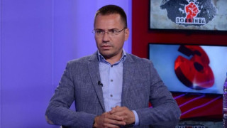 Джамбазки обвини Радев, че се натиска да е премиер