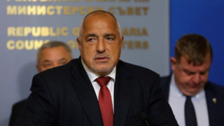 Правителството развързва кесията