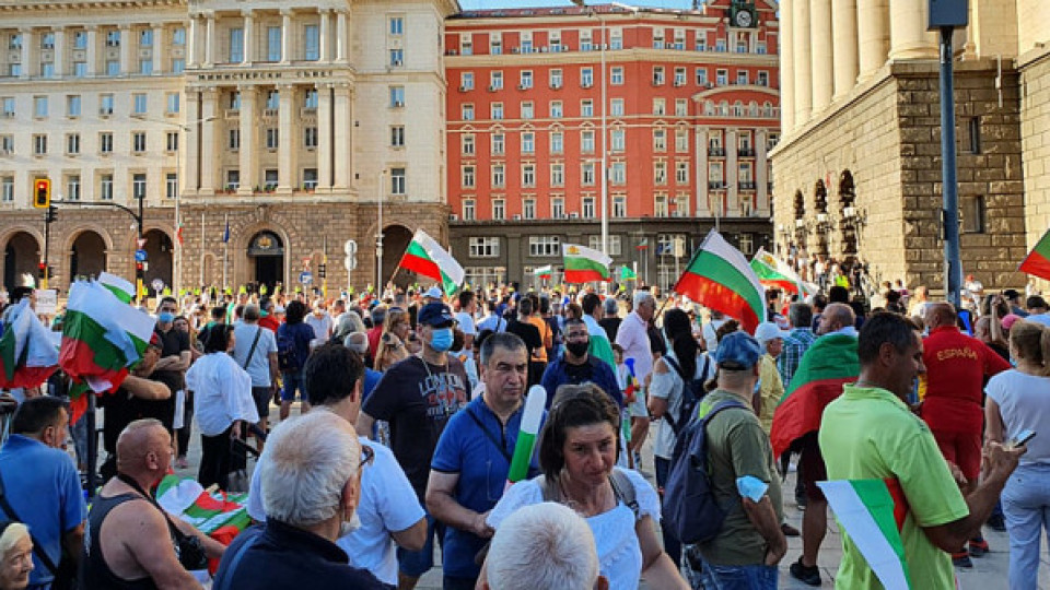 Българите не вярват, че ще пада правителството | StandartNews.com