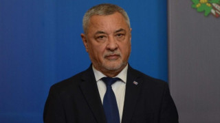 Симеонов: Премиерът и правителството остават
