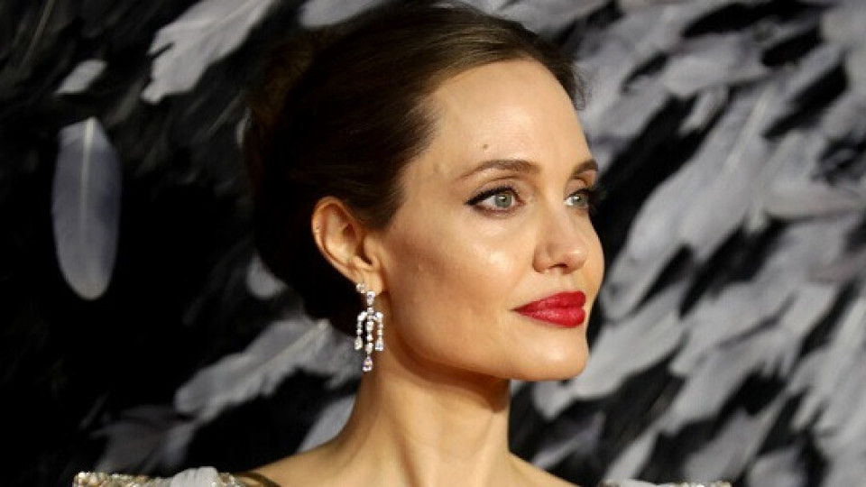 Това ли е новият на Анджелина Джоли? | StandartNews.com