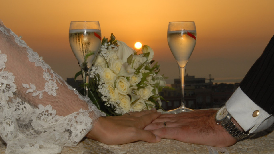 Солена глоба заради непълнолетни младоженци | StandartNews.com