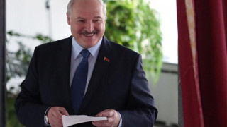 Лукашенко: Никакви цветни революции!
