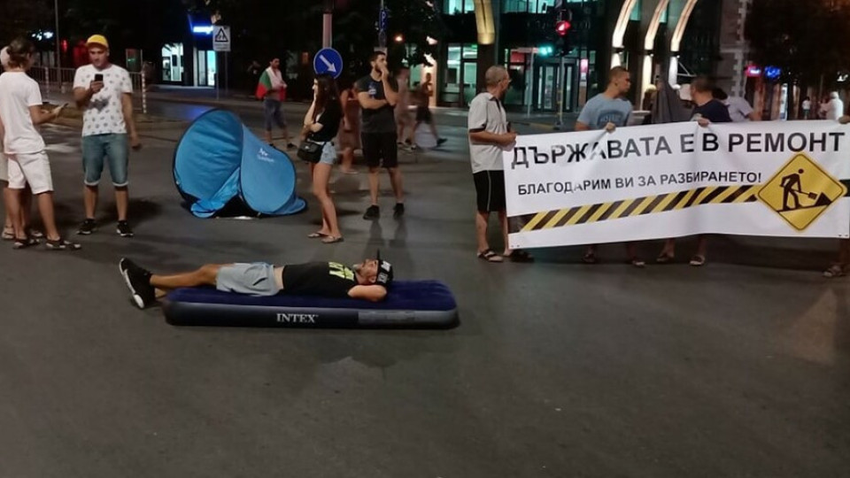 Протест 33 - във Варна плажуват пред общината /ОБНОВЕНА/ | StandartNews.com